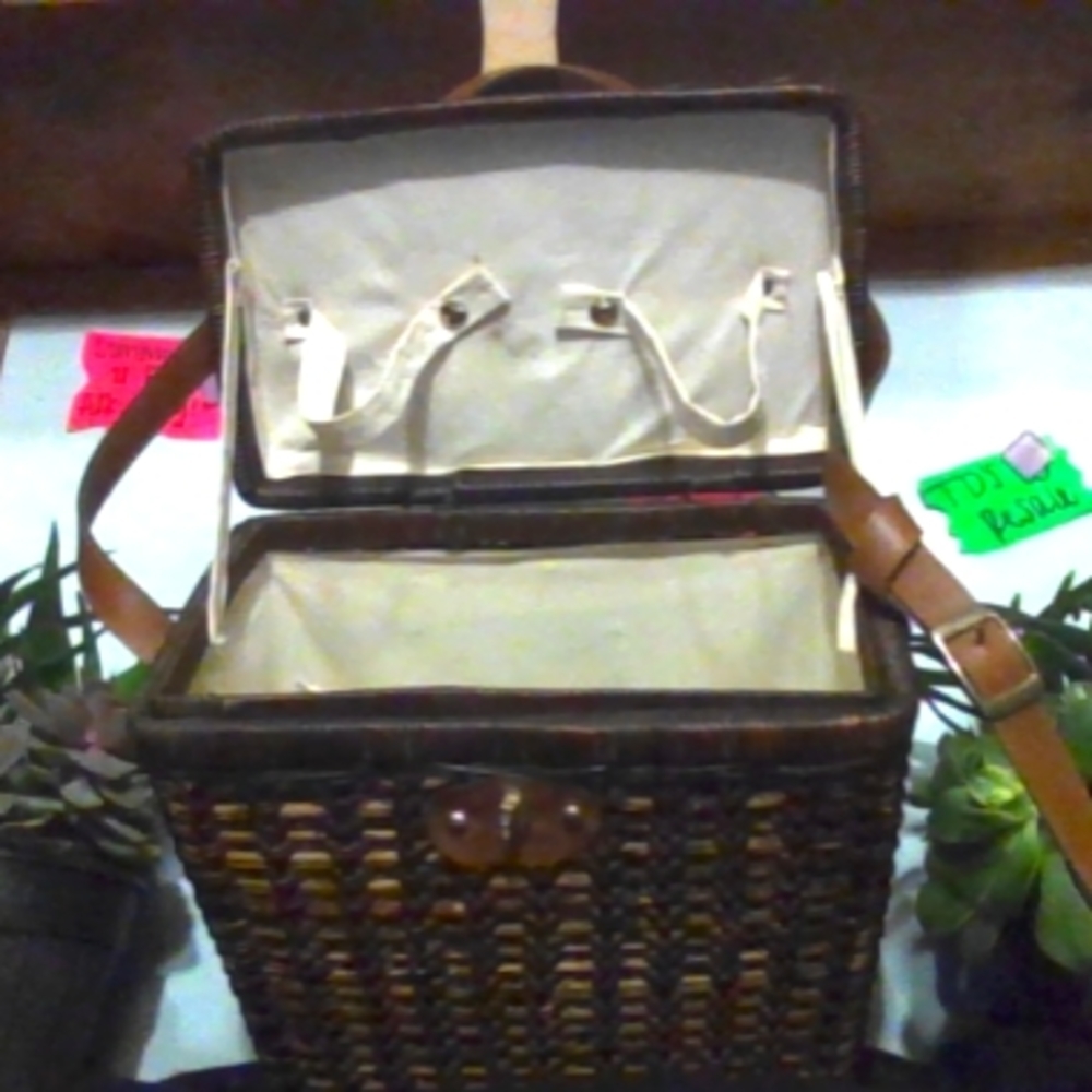 Old Fashion Wicker Pic-Nic Basket W/holders for Wine and Glasses